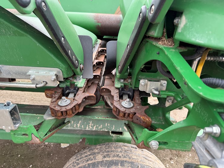 john-deere-c8r-image-27