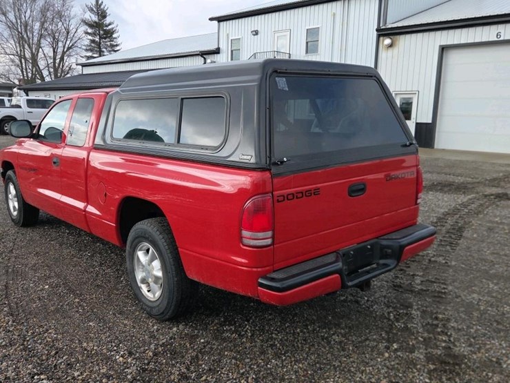 1997-dodge-dakota-sport-image-3