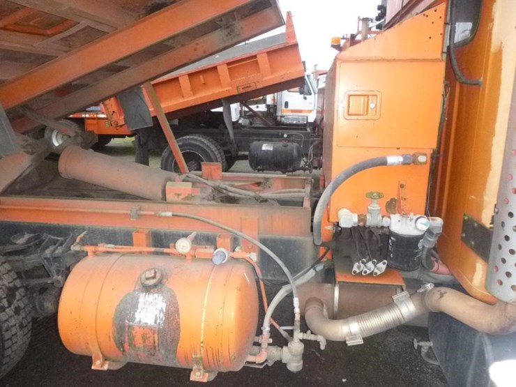 1995-international-4900-image-18