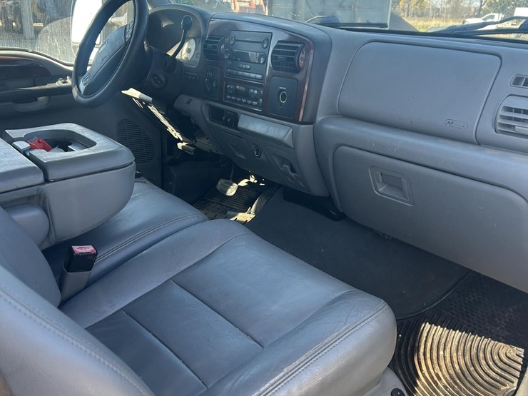 2006-ford-f350-sd-lariat-image-8