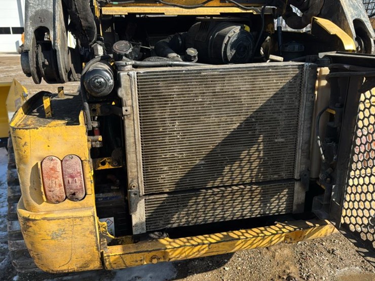 2011-new-holland-c238-image-37