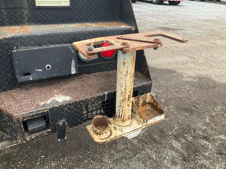 2014-international-7300-image-58