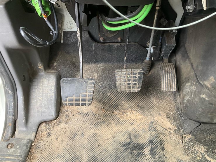 2014-international-7300-image-133