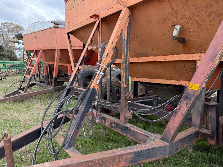 #41024-•-dennis-grain-cart-image-23