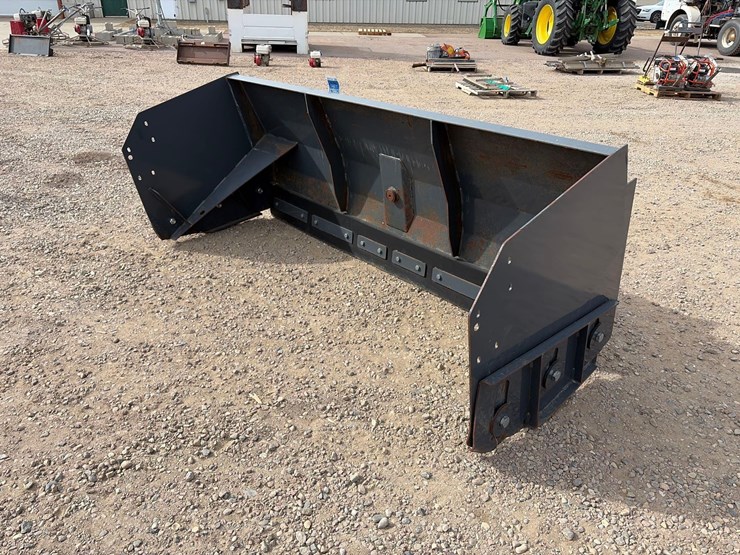 edge-snow-pusher-image-1