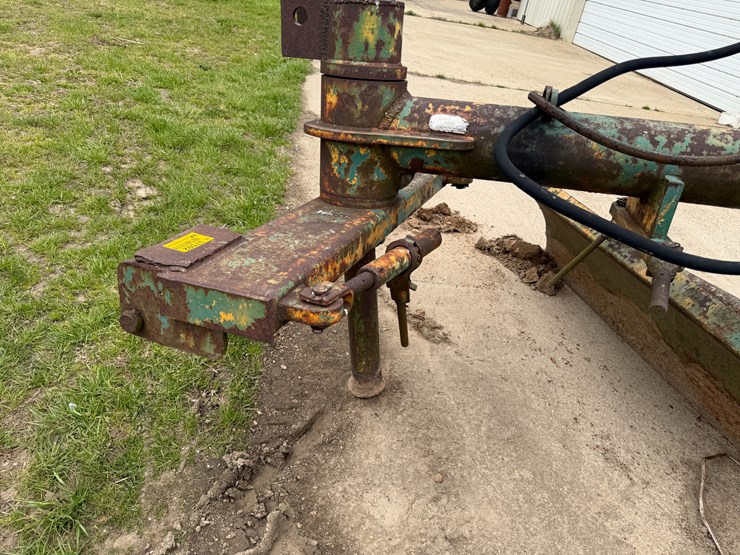 john-deere-8-image-10