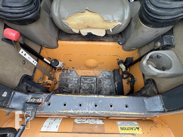 2010-case-445ct-3-image-13