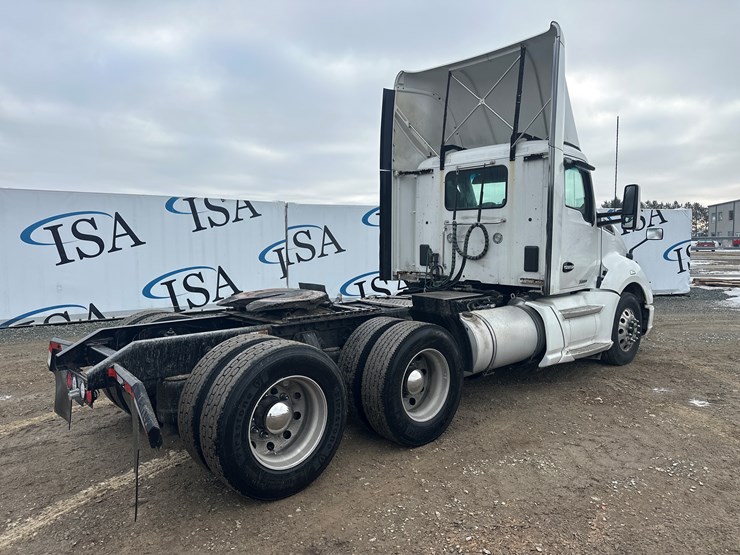 2017-kenworth-t680-image-5