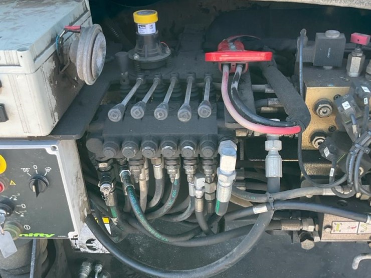 #1250-•-2016-niftylift-sd64d-articulating-boom-lift-image-60