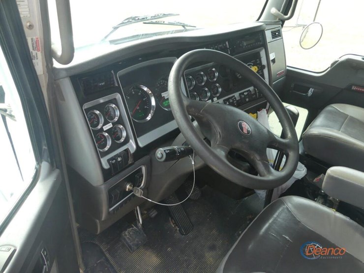 2009-kenworth-t800-image-19