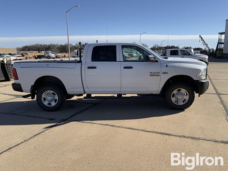 2017-dodge-2500-image-4