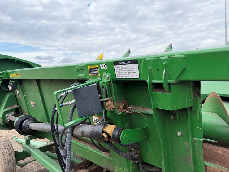 john-deere-c8r-image-14