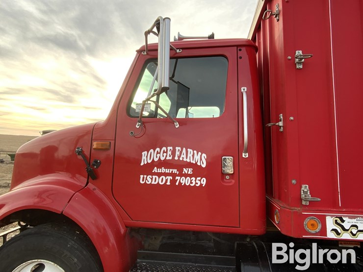 1993-international-8100-image-18