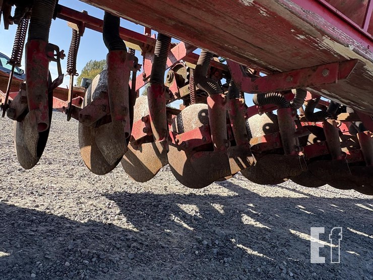 massey-ferguson-33-image-5