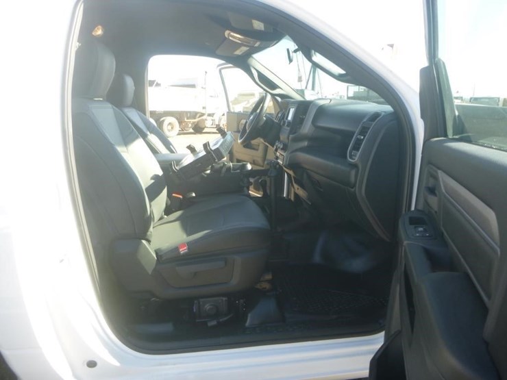 2024-dodge-2500-image-23