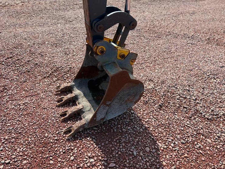 2021-deere-30g-image-37