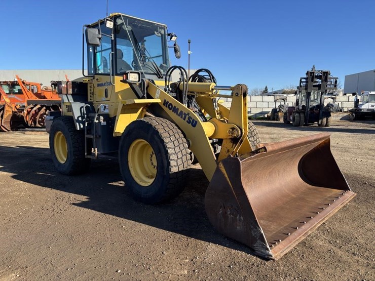 2007-komatsu-wa200-5-image-2