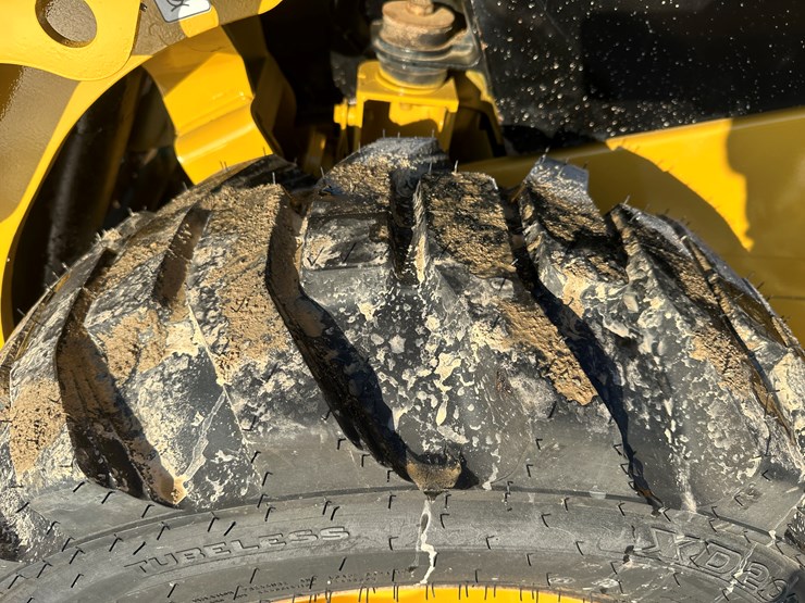 2018-caterpillar-236d-image-53