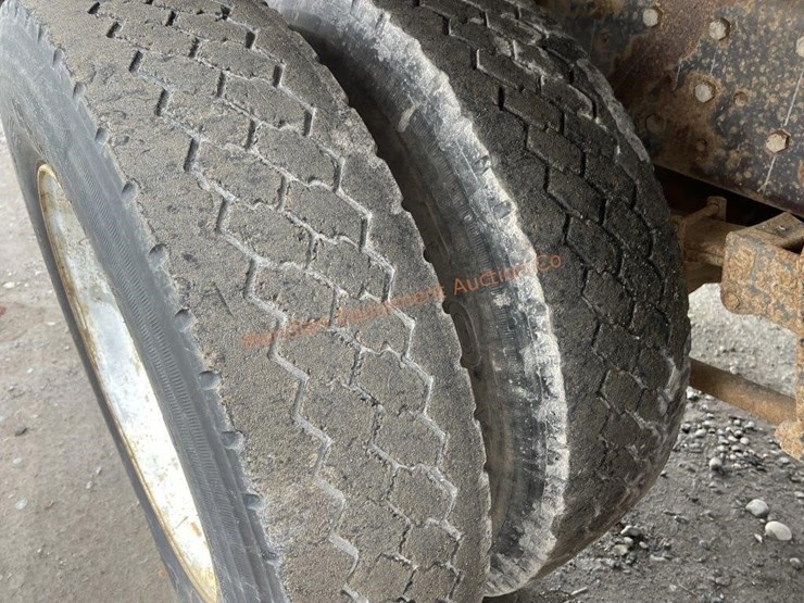 1984-international-s2500-image-16