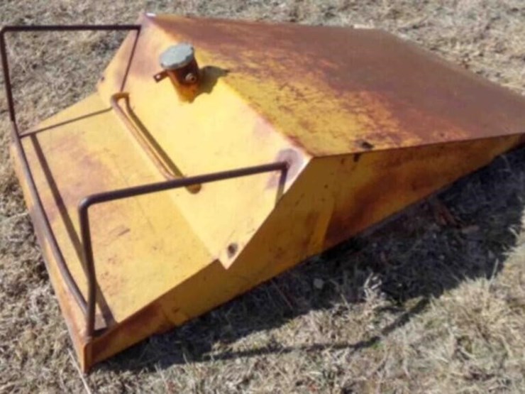 slanted-fuel-tank,-41"-x-68"-x-15"-image-1