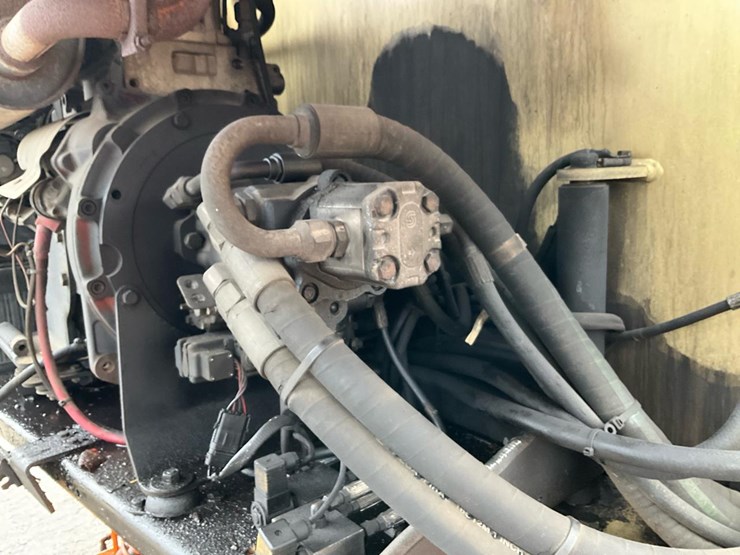 2002-jlg-601s-image-64