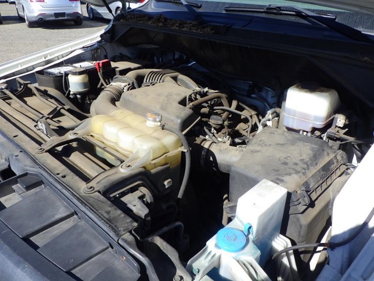 2017-nissan-nv2500-image-10