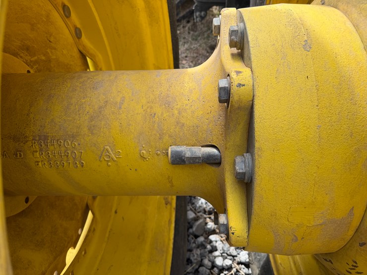 2023-john-deere-8r-310-image-18