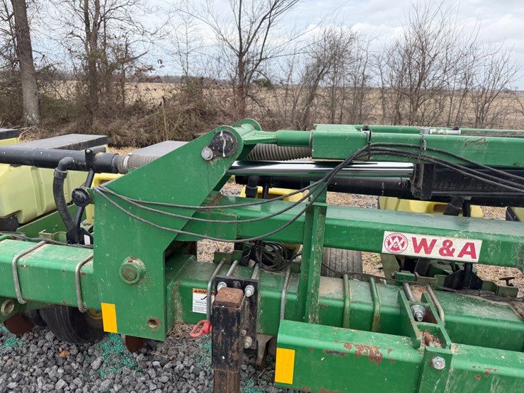 john-deere-12-image-77