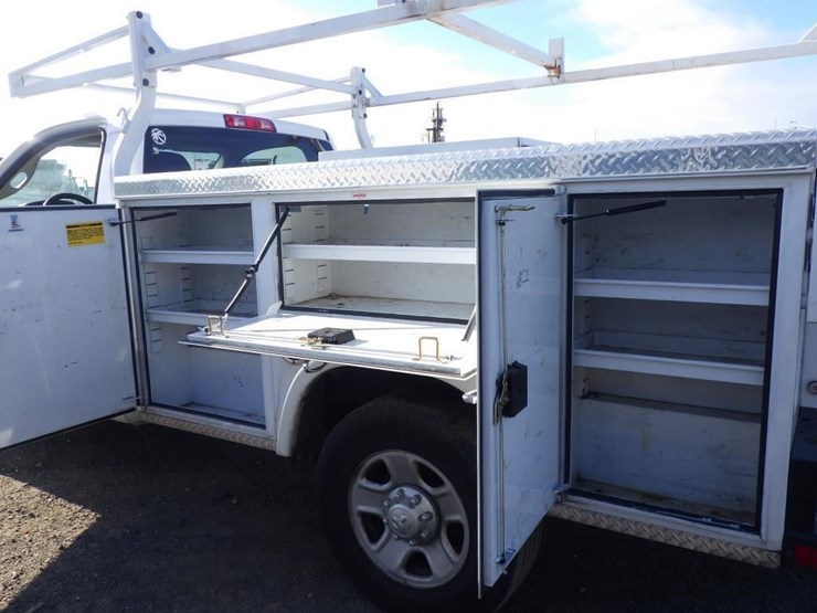 2018-dodge-2500-image-8