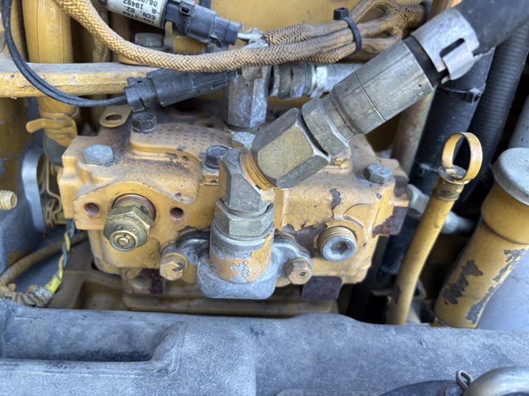 caterpillar-143h-image-61