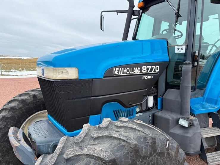 new-holland-8770-image-33