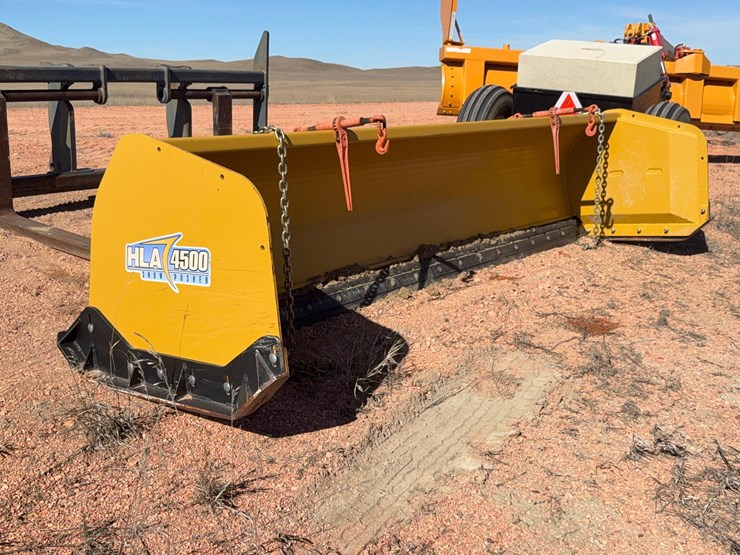 2011-deere-524k-image-48