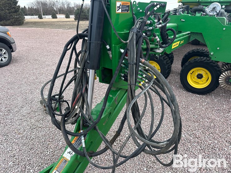 2024-john-deere-db60-image-15