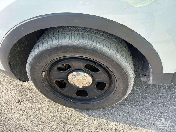 2016-ford-explorer-image-23