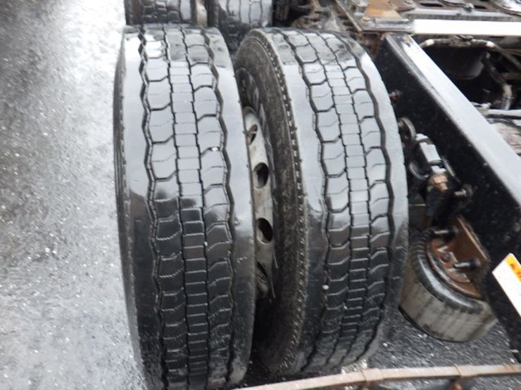 2016-freightliner-cascadia-125-image-15