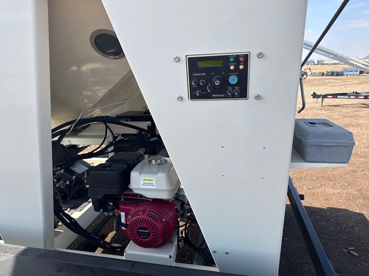 2013-meridian-240-image-13