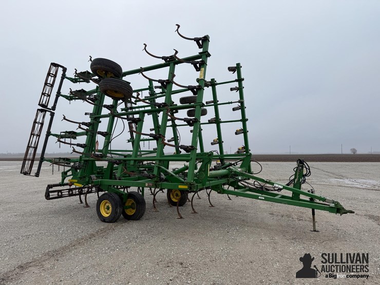 john-deere-2210-image-3