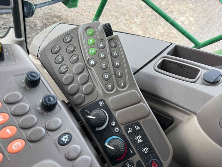 2013-john-deere-s660-image-23