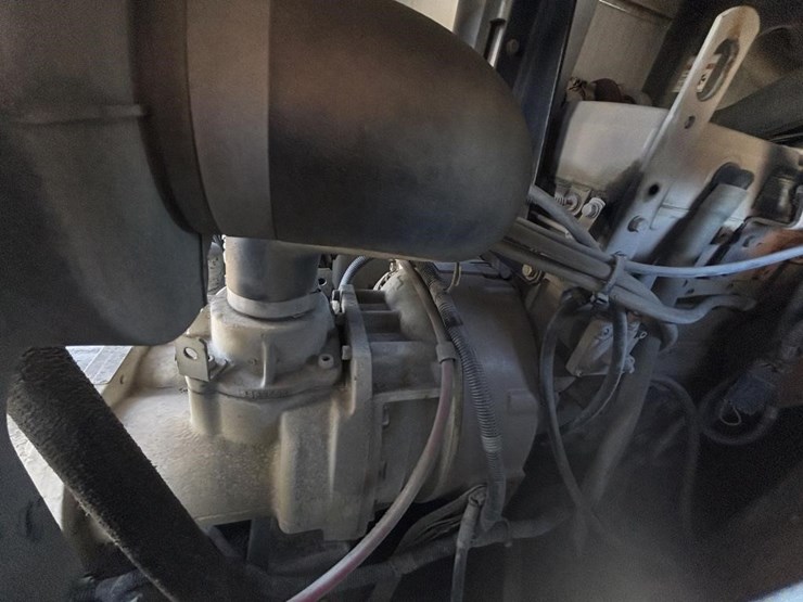 2011-ingersoll-rand-p185-image-14