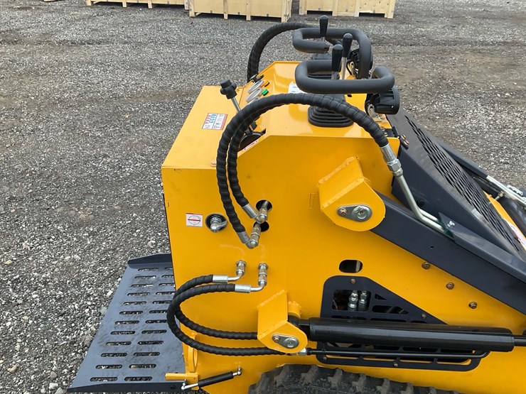 #1008-•-unused-2025-zjz-380-mini-skid-steer-loader-image-10