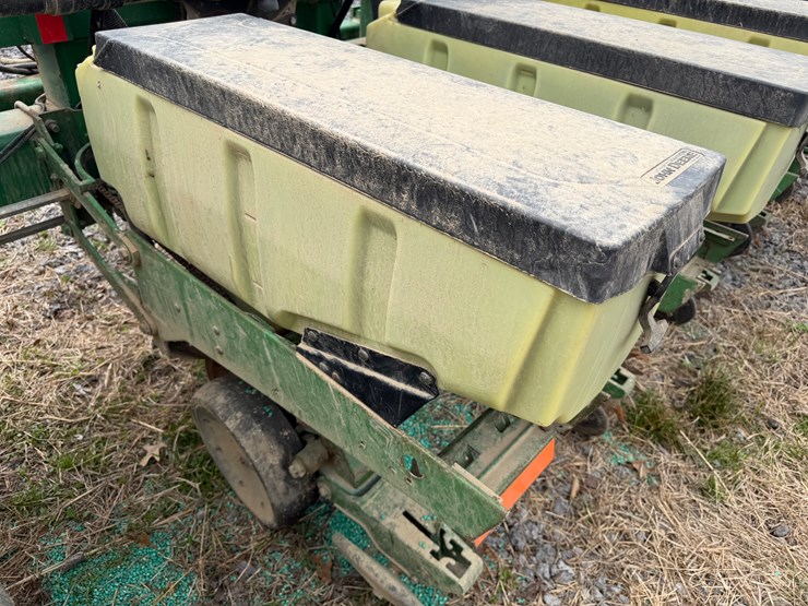 john-deere-12-image-41