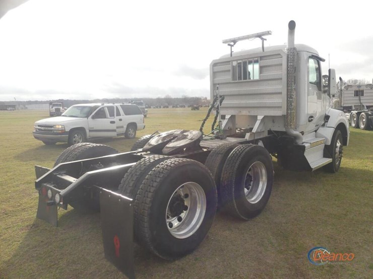 2018-kenworth-t880-image-2