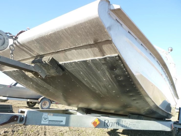 2001-unknown-trailer-image-25