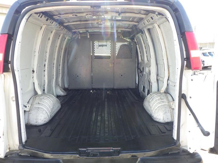 2005-chevrolet-express-2500-image-8