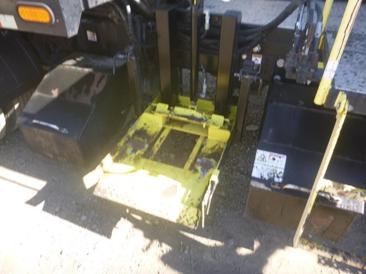 2013-ford-f650-image-12