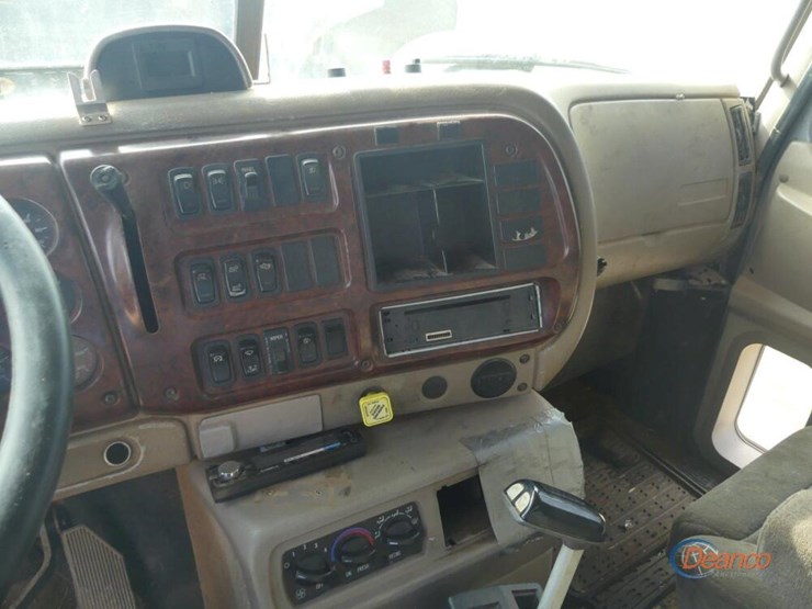 2001-mack-ch613-image-19