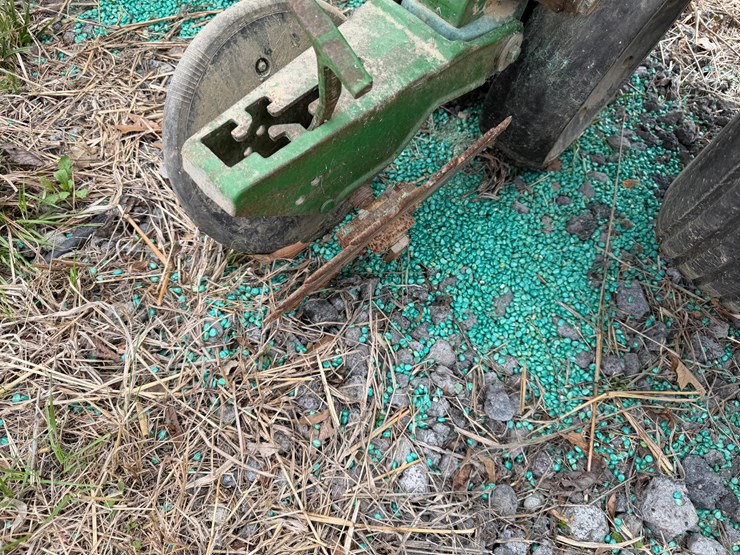 john-deere-12-image-28