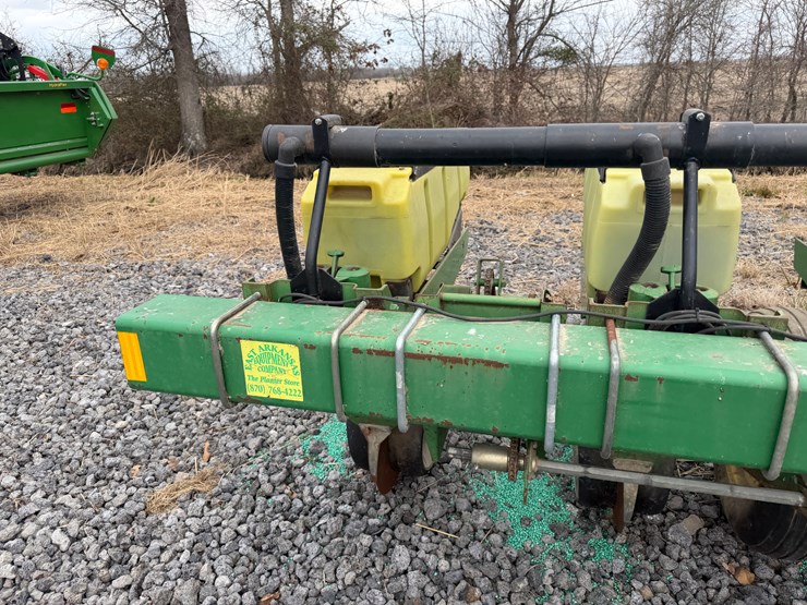 john-deere-12-image-79