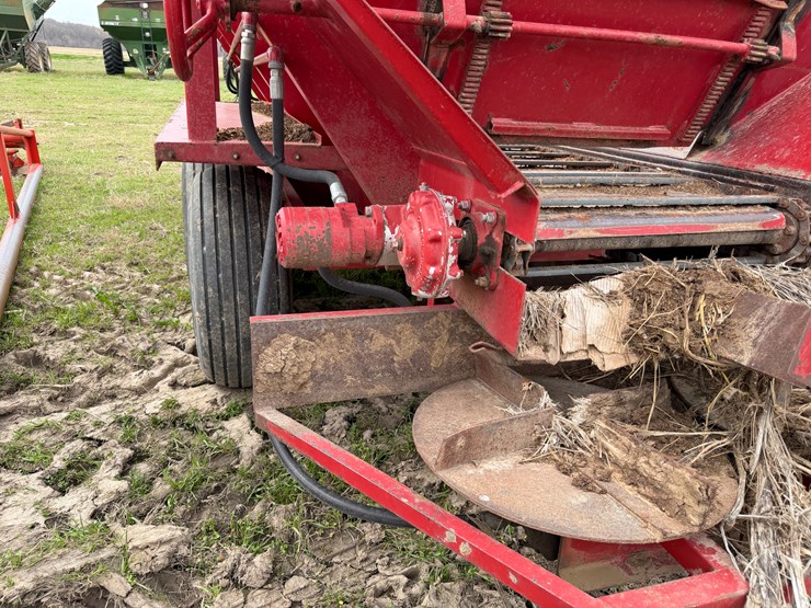 #41020-•-chandler-equipmen-17'-pull-type-spreader-image-18