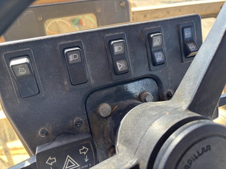 caterpillar-143h-image-40